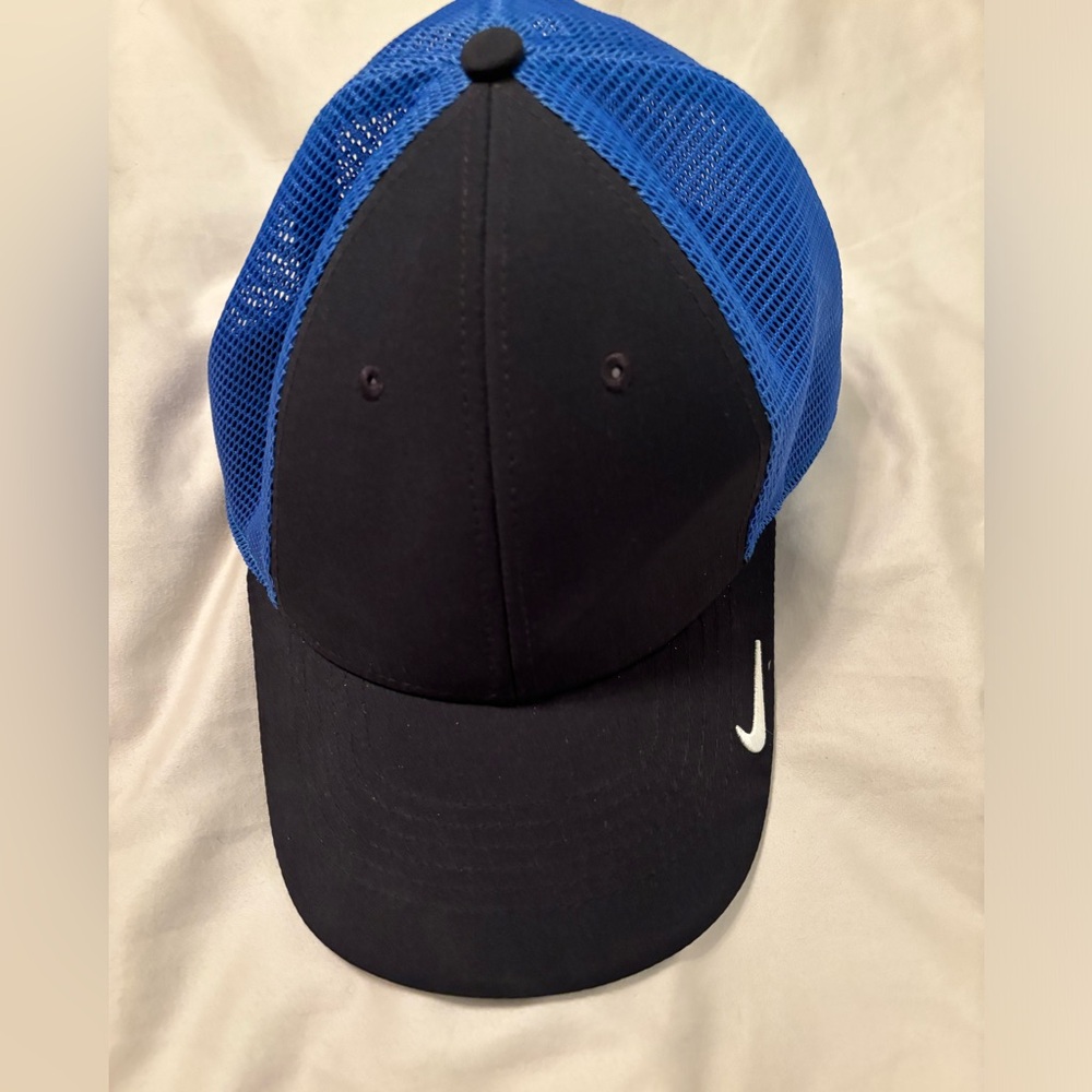 Nike Legacy Dri-Fit hat